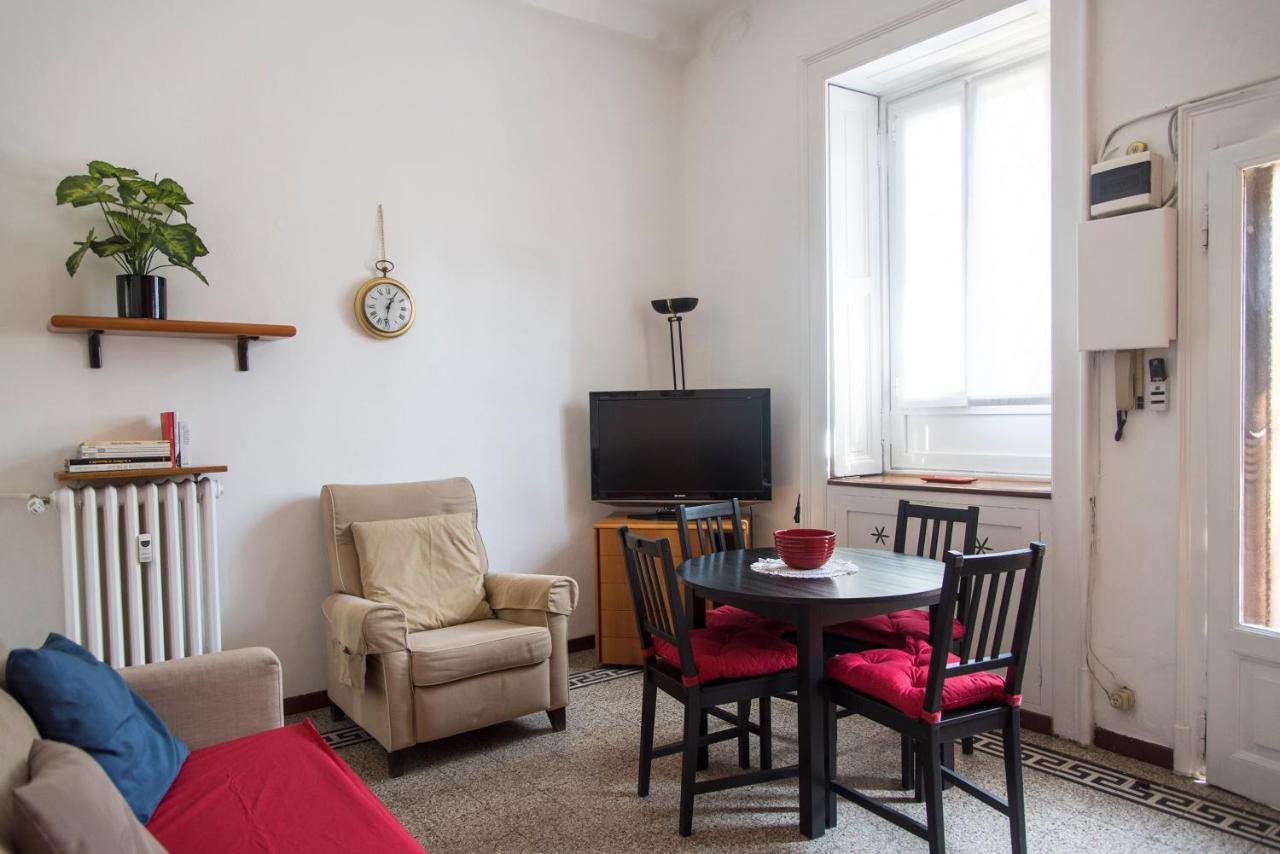 Peaceful Court Apartment In Shopping District Milano Eksteriør billede